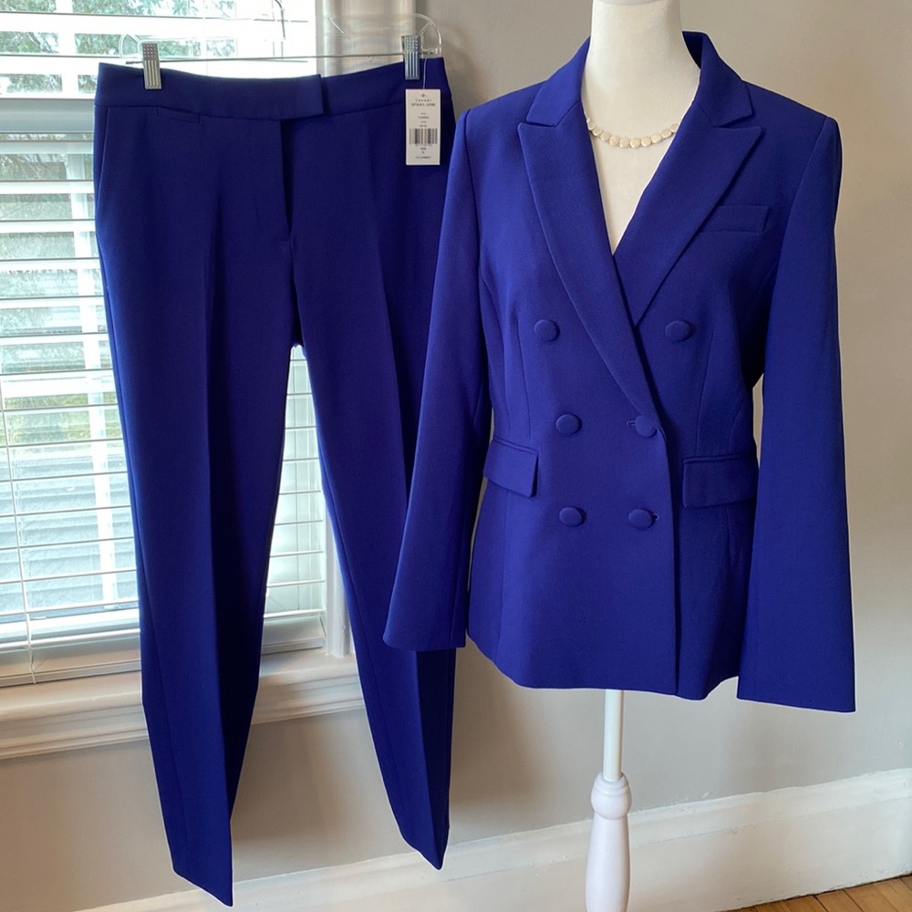 Tahari Arthur S. Levine Royal Blue Pants & Jacket Suit - Size 6